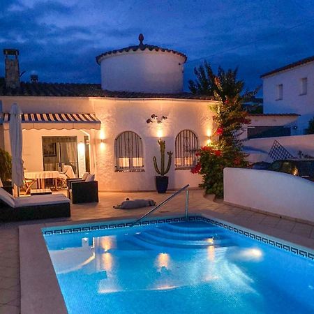 Charmante Villa Avec Piscine Dans Les Canaux 엠푸리아브라바 외부 사진