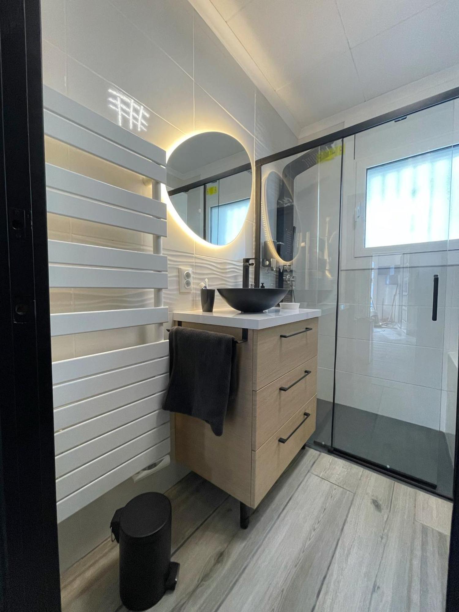 Charmante Villa Avec Piscine Dans Les Canaux 엠푸리아브라바 외부 사진